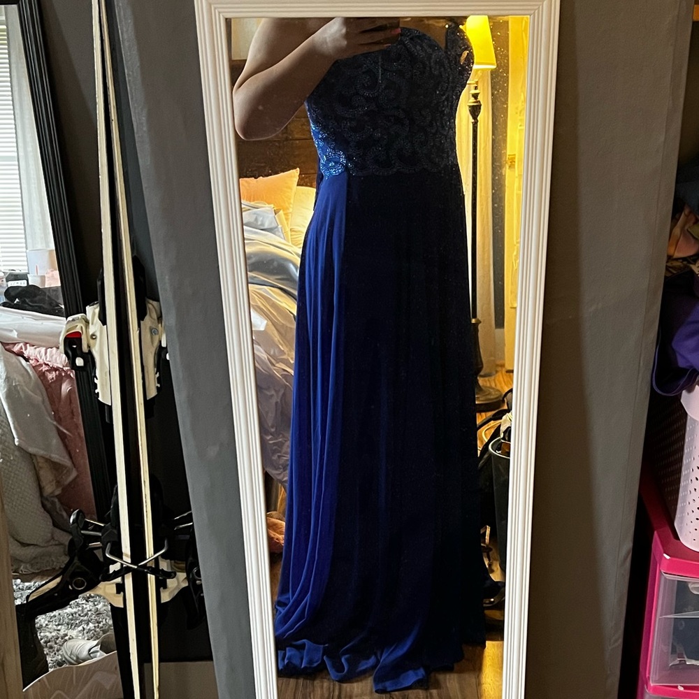 Blue prom dress size 18. Straps or strapless. Worn once.